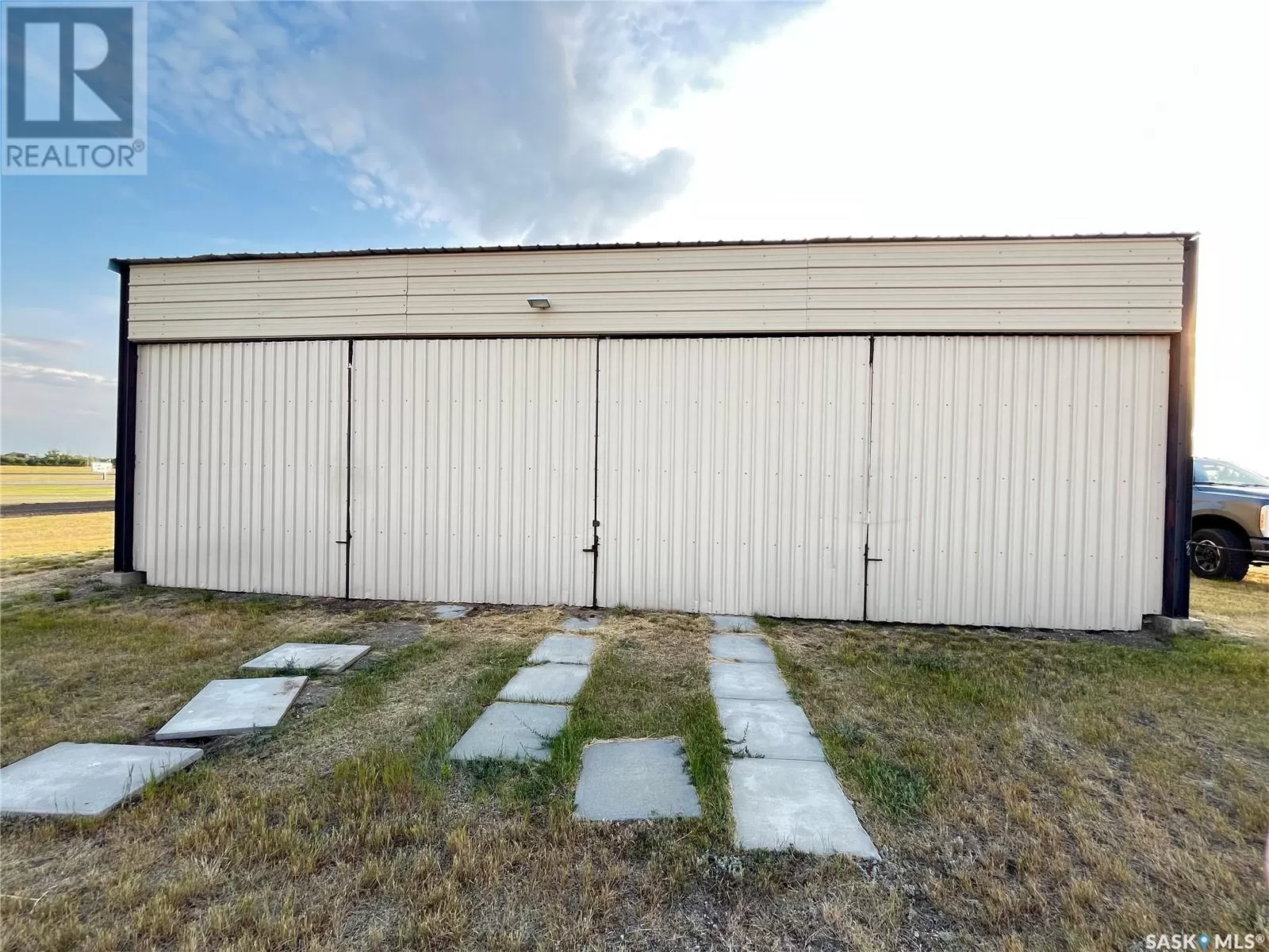 . Airport Road, Maple Creek, Saskatchewan S0N 1N0