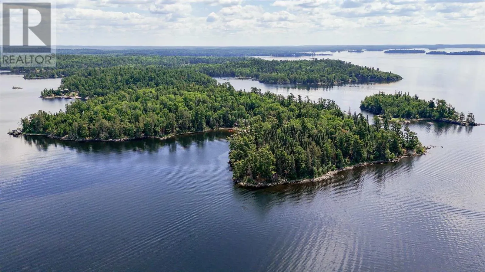 0 Queen Bee Island, District of Kenora, Ontario P9N 3W8