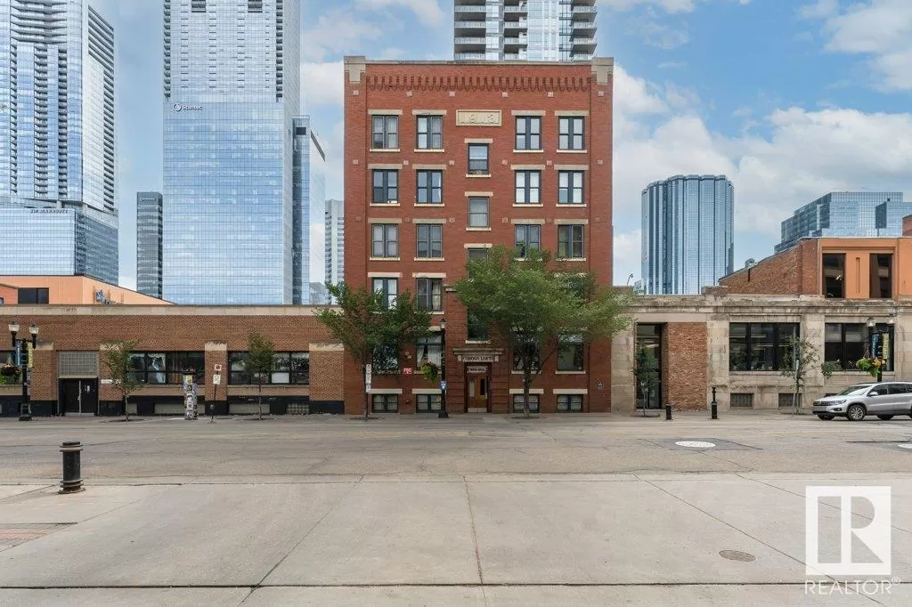 Apartment for rent: #002 10249 104 St Nw, Edmonton, Alberta T5J 1B1