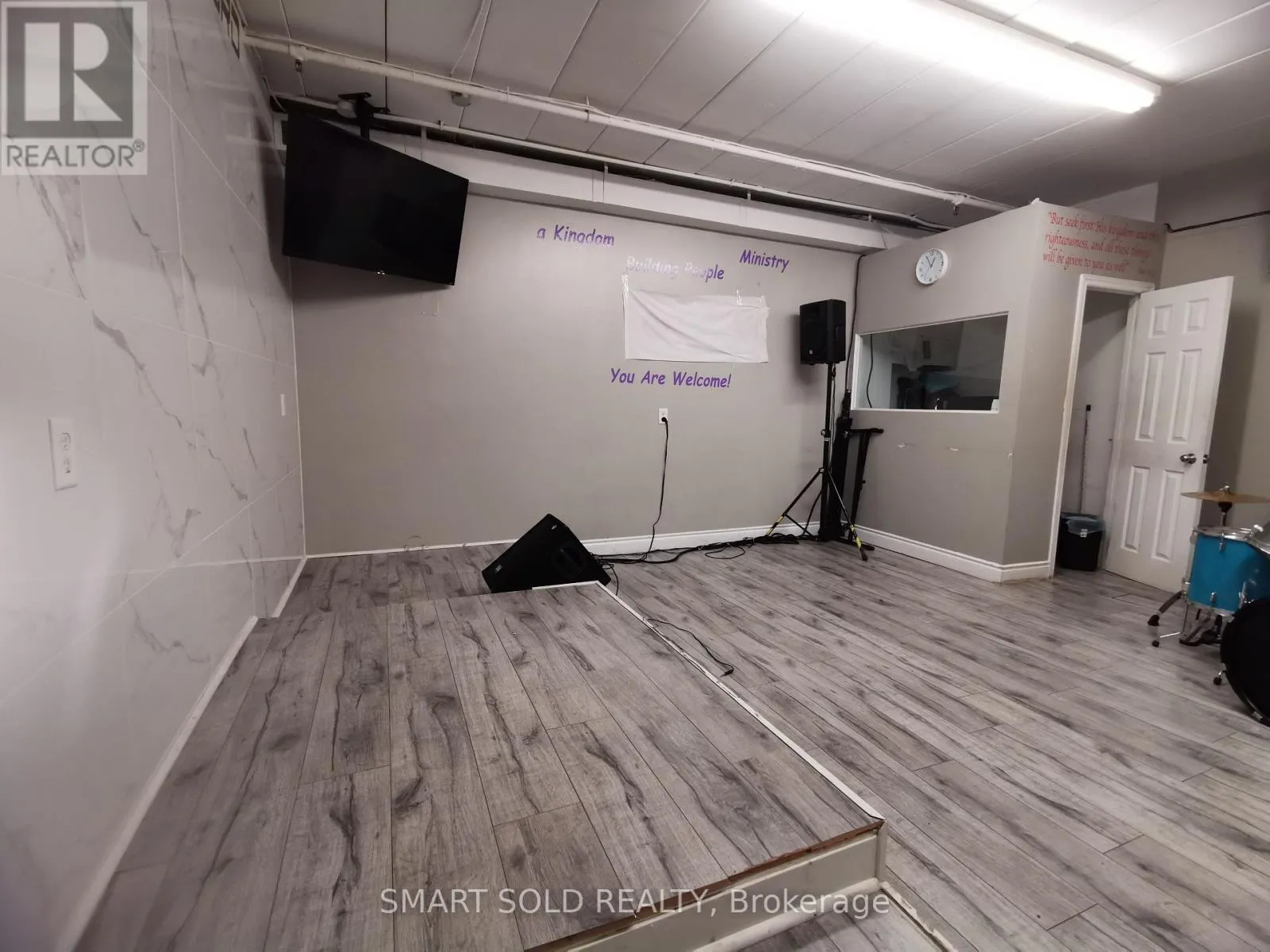 022 - 2428 Islington Avenue, Toronto, Ontario M9W 3X8