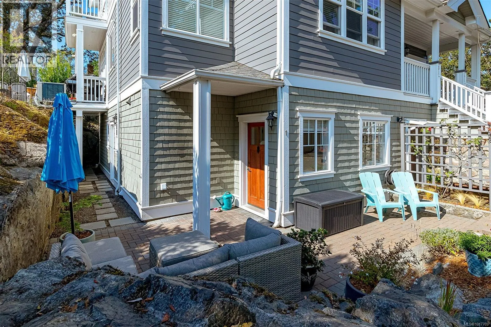 Row / Townhouse for rent: 1 1002 Carberry Gdns, Victoria, British Columbia V8S 3R7