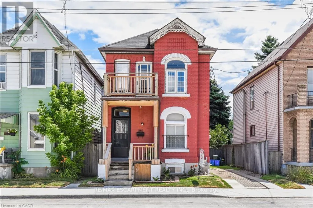 Duplex for rent: 1 - 108 Birch Avenue, Hamilton, Ontario L8L 6H7