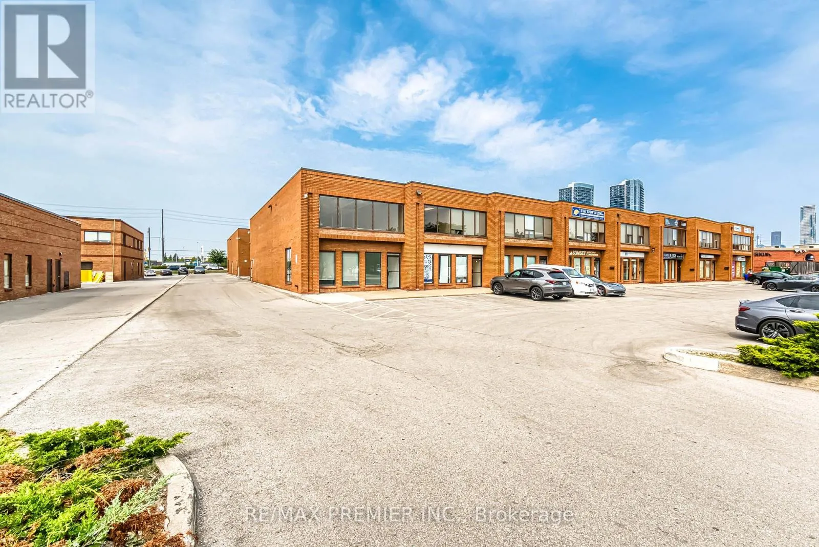 1 - 136 Winges Road, Vaughan, Ontario L4L 6C4