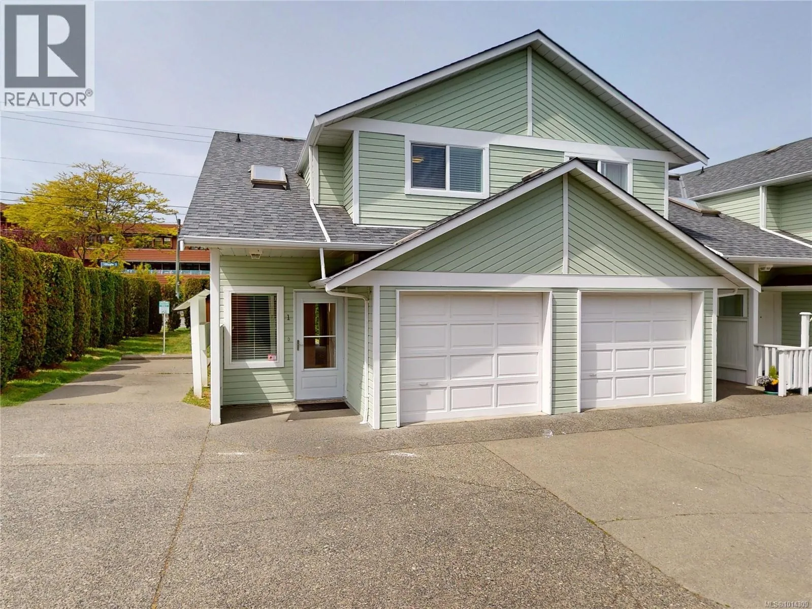 Row / Townhouse for rent: 1 1441 Hillside Ave, Victoria, British Columbia V8T 2B9