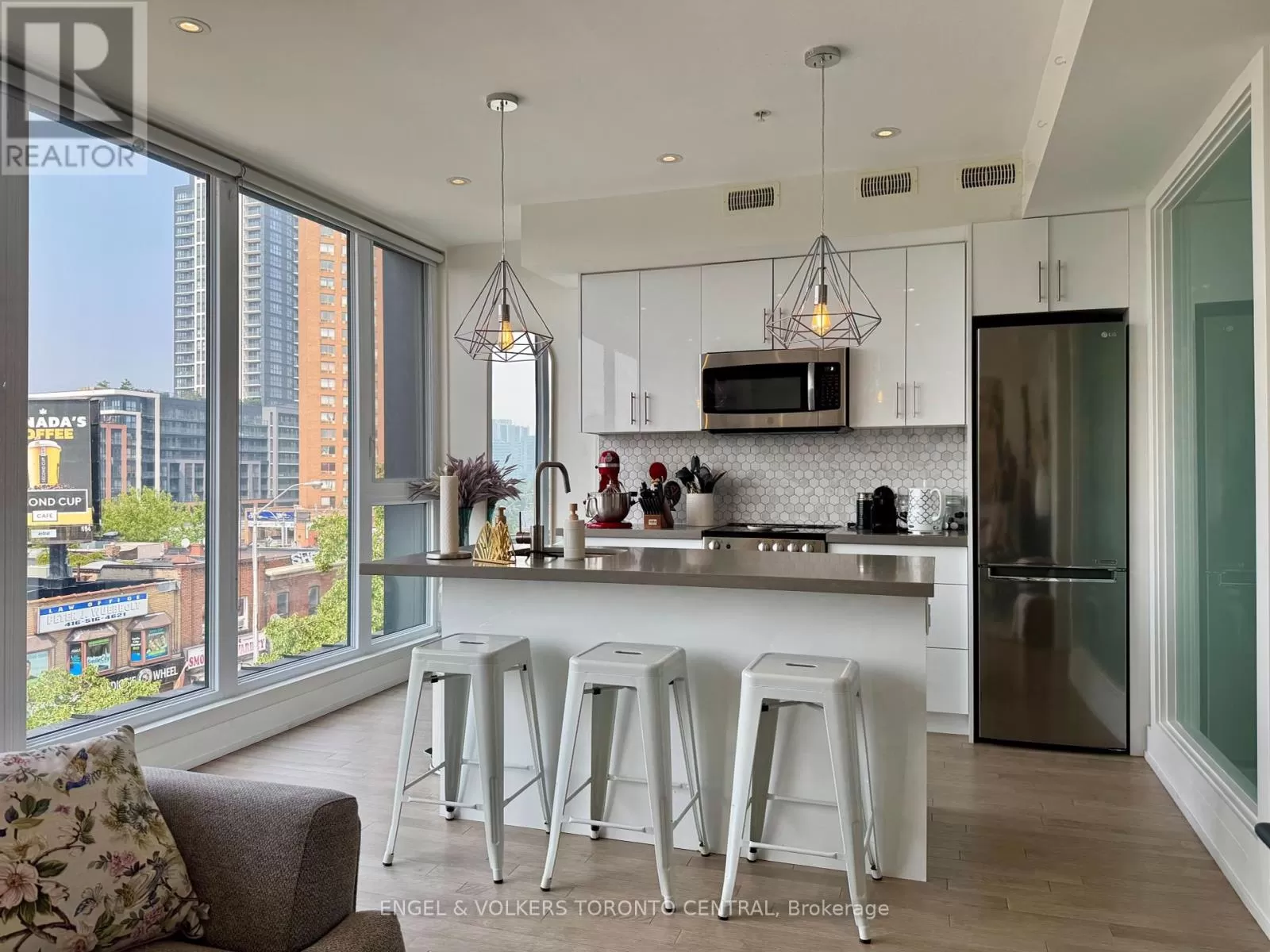 Other for rent: 1 - 1555 Bloor Street W, Toronto, Ontario M6P 1A5