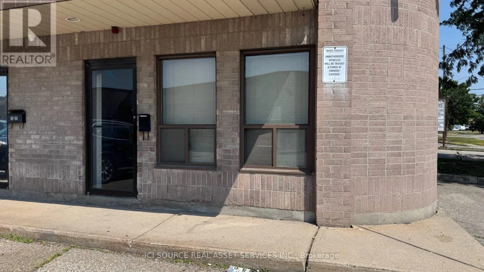 1 - 18 C Strathearn Avenue, Brampton, Ontario L6T 4Y2