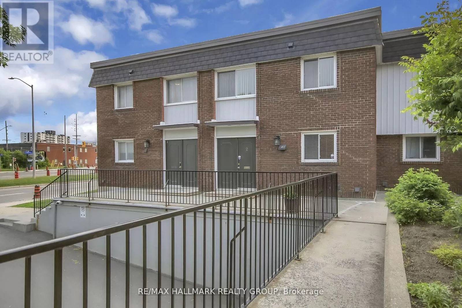 Row / Townhouse for rent: 1 - 1821 Walkley Road, Ottawa, Ontario K1H 6X9