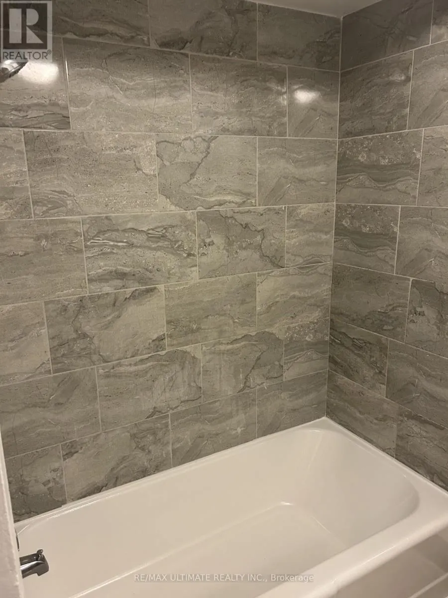 Other for rent: 1 - 19 Castlefield Avenue, Toronto, Ontario M4R 1G3