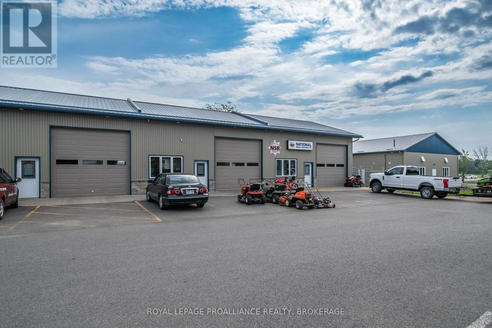 Warehouse for rent: 1 & 2 - 113 William Henderson Drive, Loyalist, Ontario K0H 1G0