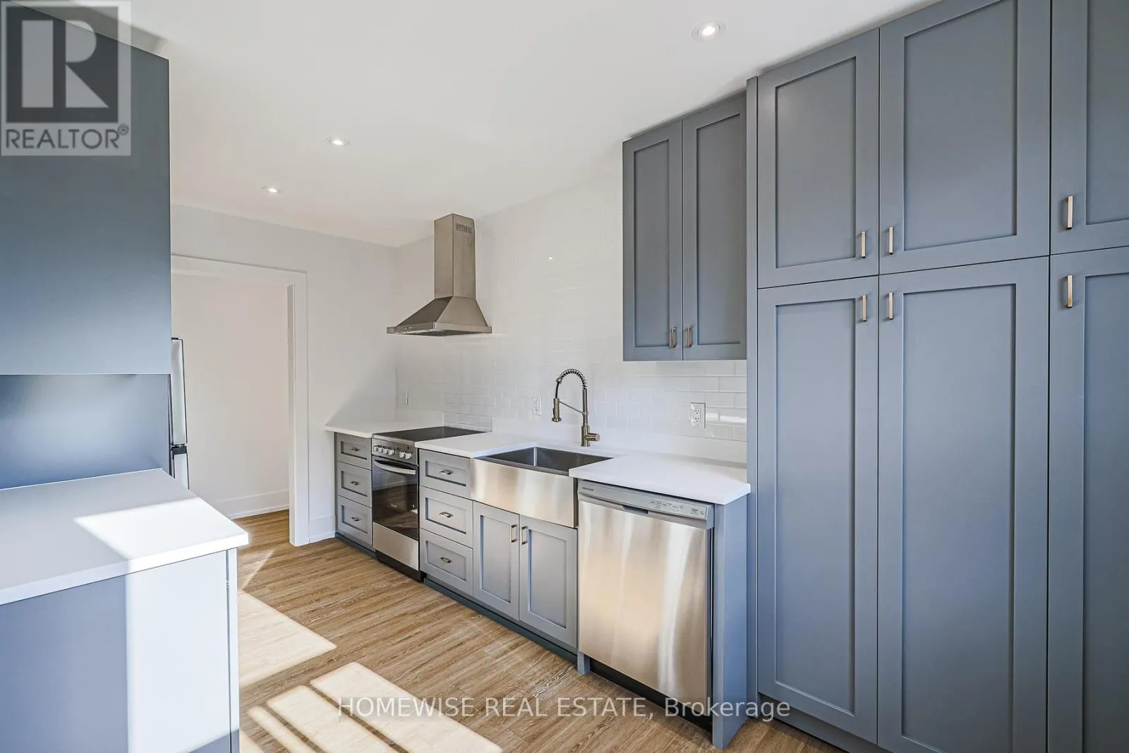 Other for rent: 1 - 2066 Yonge Street, Toronto, Ontario M4S 2A3