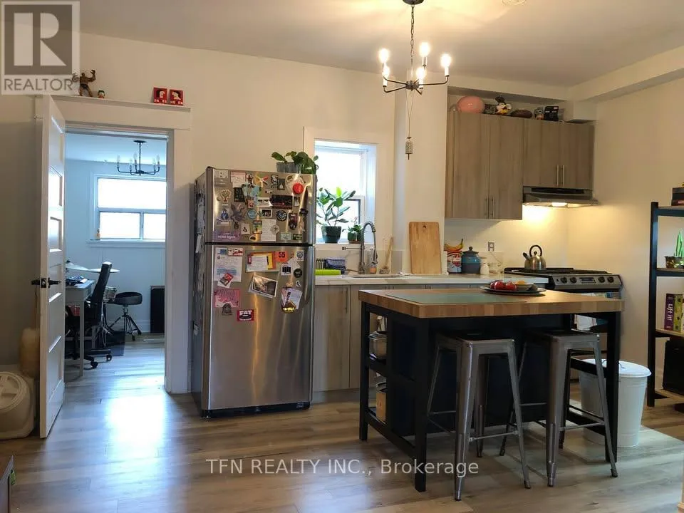 Fourplex for rent: 1 - 222 Oakwood Avenue, Toronto, Ontario M6E 2V4