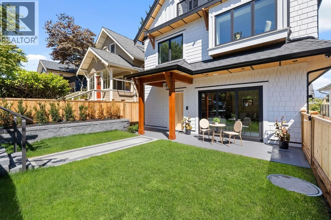 Duplex for rent: 1 2247 Parker Street, Vancouver, British Columbia V5L 2L8