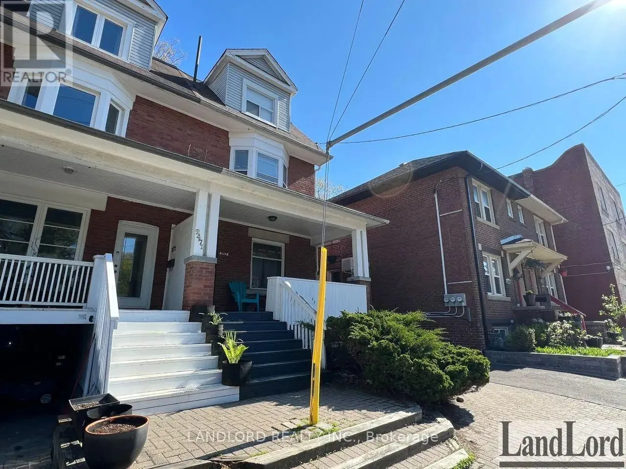 House for rent: 1 - 2469 Queen Street E, Toronto, Ontario M4E 1H8