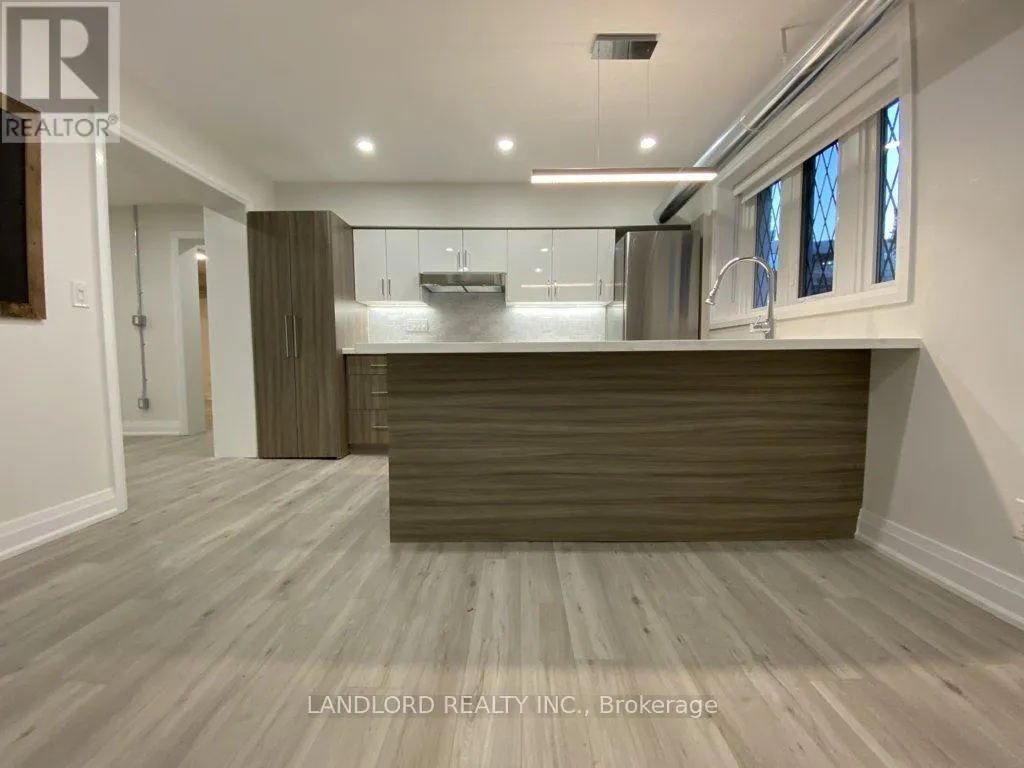 Other for rent: 1 - 2520 Bloor Street W, Toronto, Ontario M6S 1R8