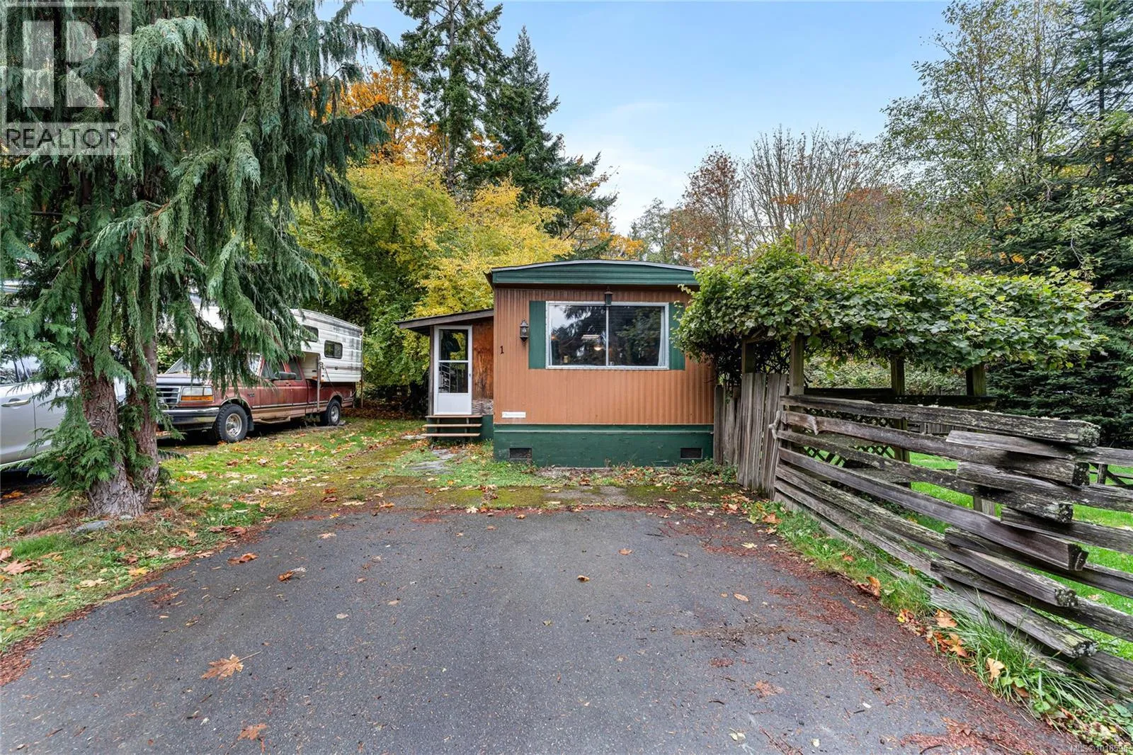 Manufactured Home for rent: 1 2670 Sooke River Rd, Sooke, British Columbia V9Z 0Y2