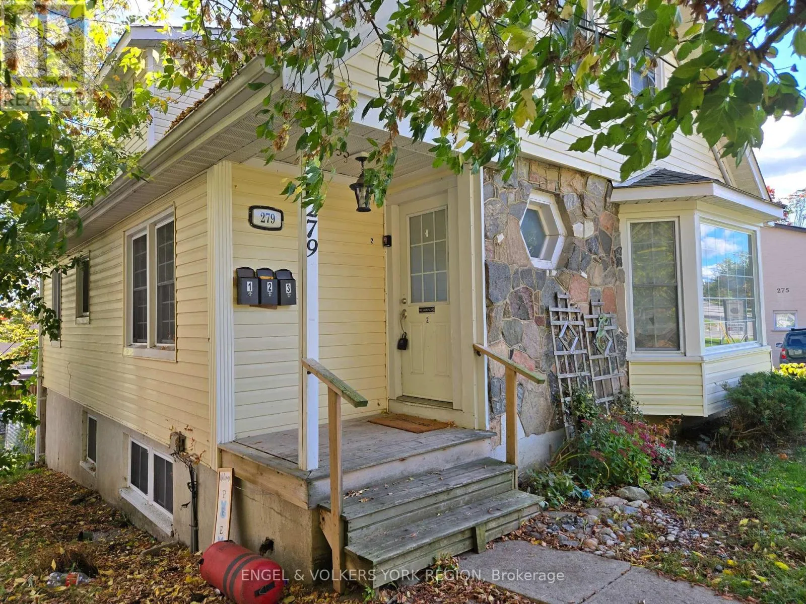 Triplex for rent: 1 - 279 Blake Street, Barrie, Ontario L4M 1K7