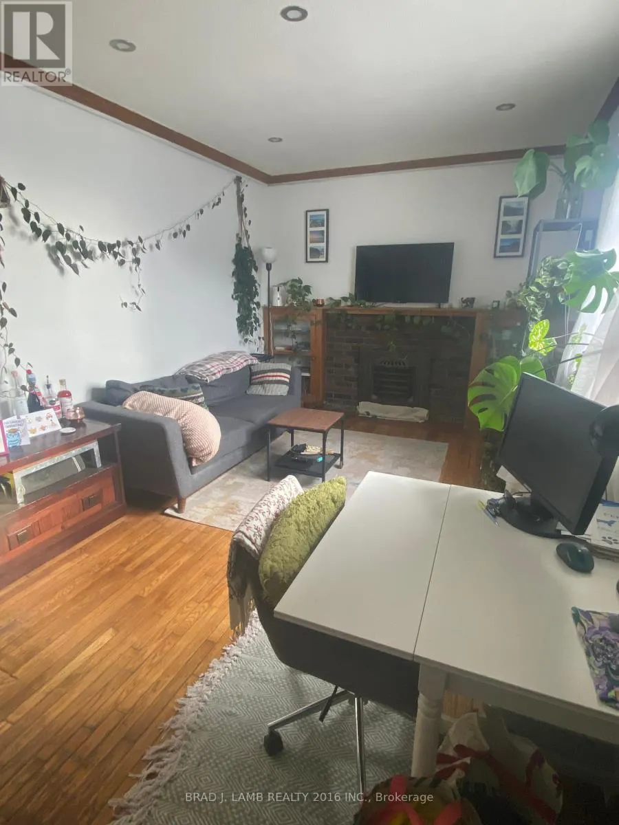 Other for rent: 1 - 28 Springhurst Avenue, Toronto, Ontario M6K 1B4