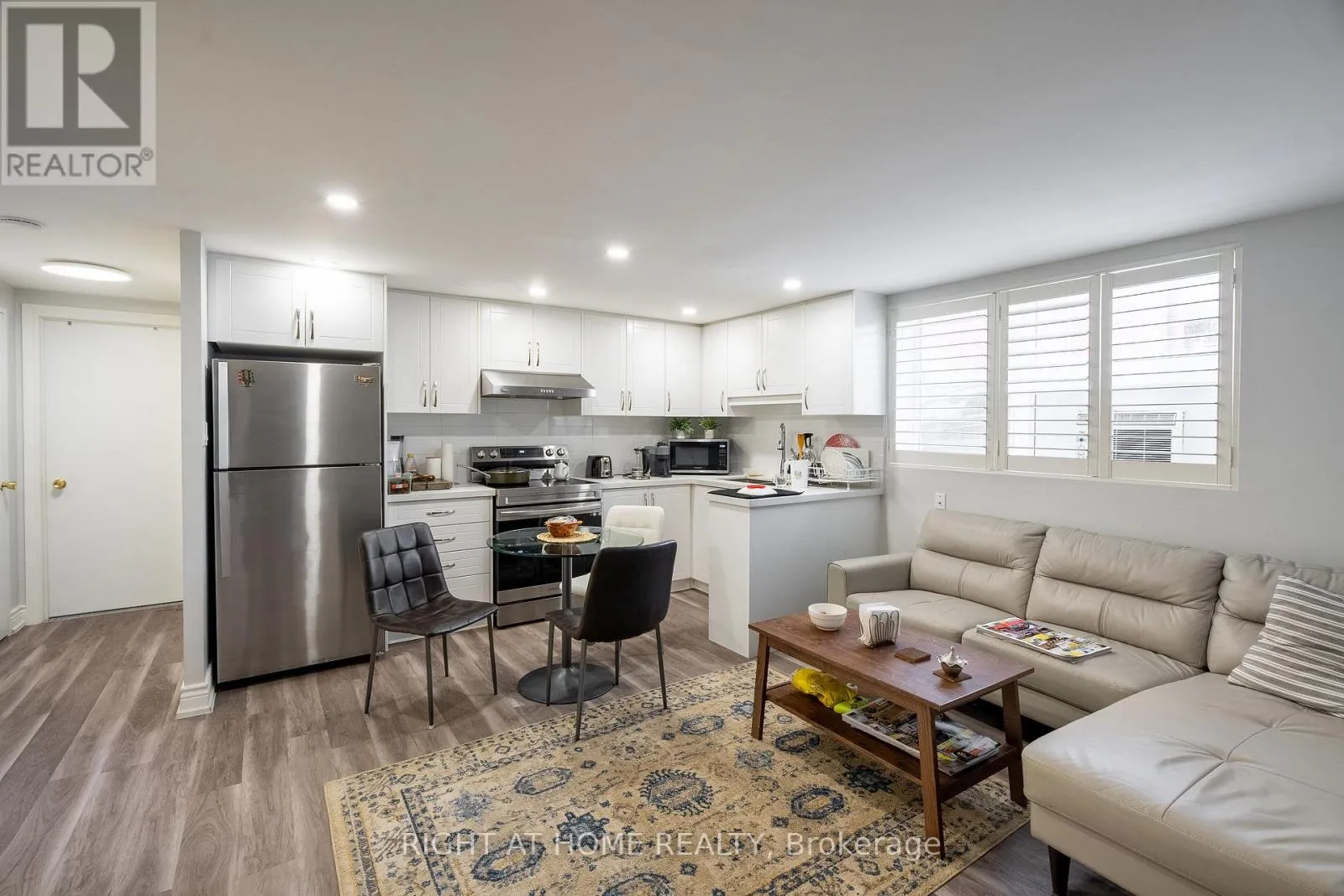 Apartment for rent: 1 - 285 Richmond St Street, Richmond Hill, Ontario L4C 3Z2