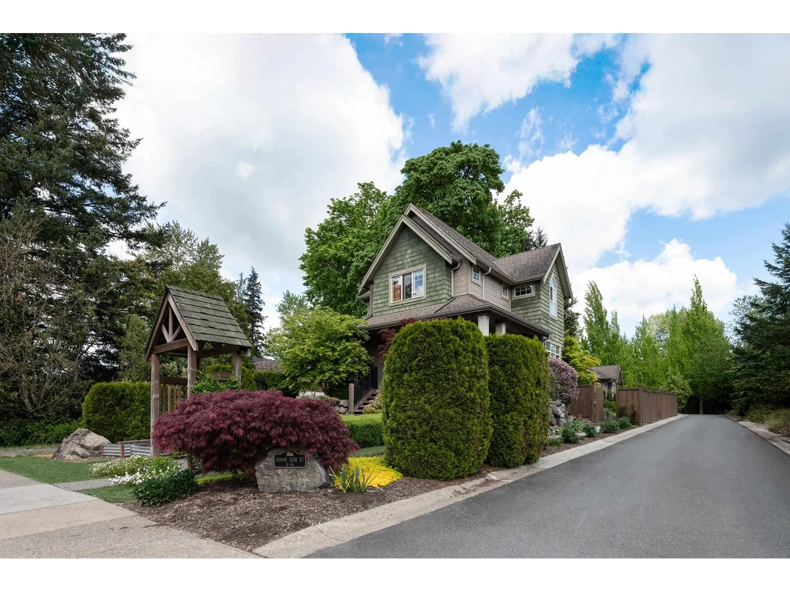 House for rent: 1 3008 Ash Street, Abbotsford, British Columbia V2S 4G6