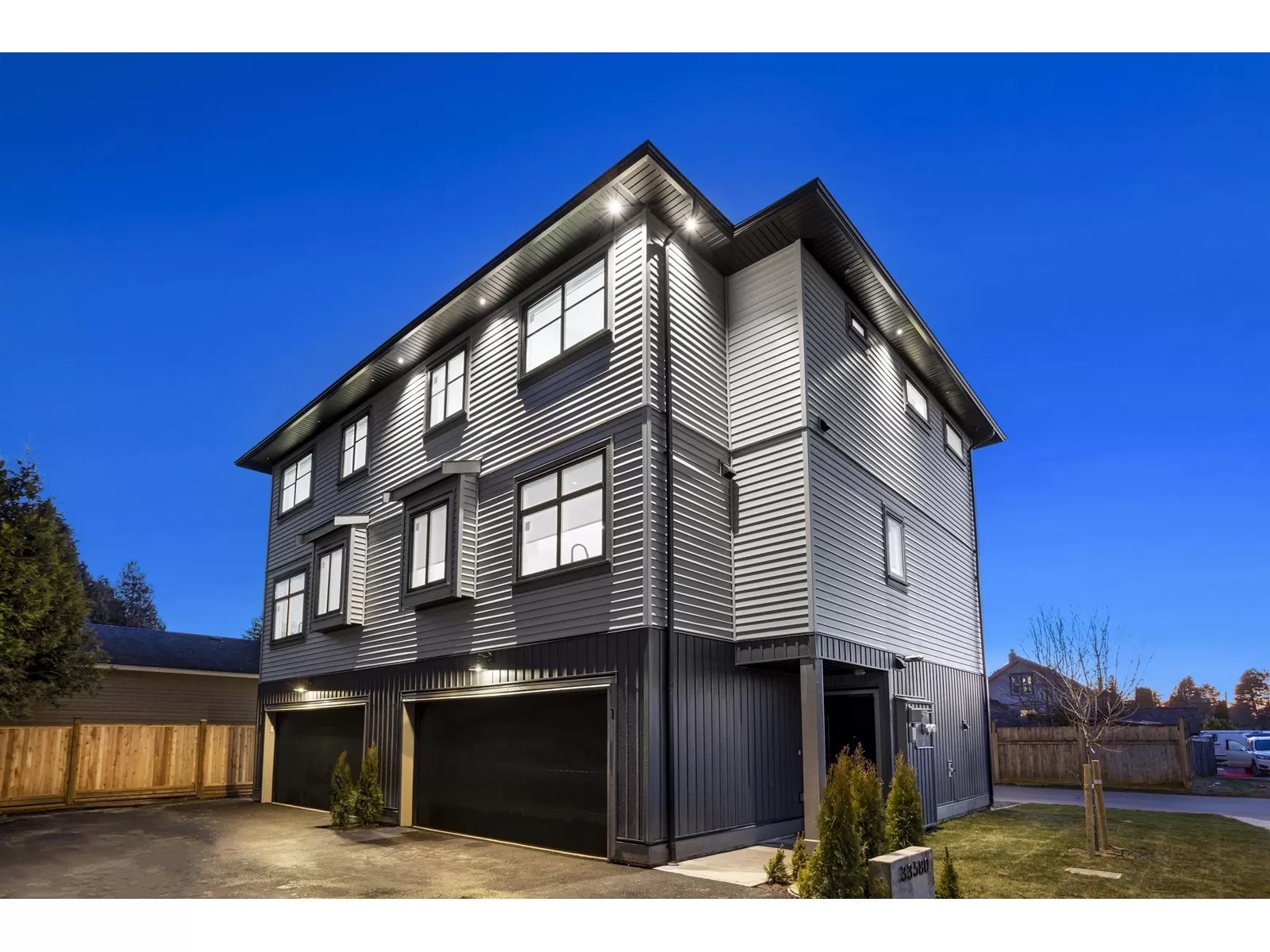 Duplex for rent: 1 33586 Huggins Avenue, Abbotsford, British Columbia V2S 3R4