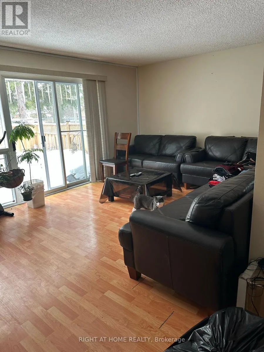 Row / Townhouse for rent: 1 - 3409 St.clair Avenue E, Toronto, Ontario M1L 1W3