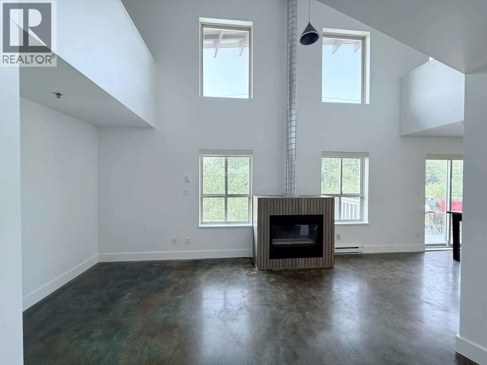 Apartment for rent: 1 40775 Tantalus Road, Squamish, British Columbia V8B 0N2