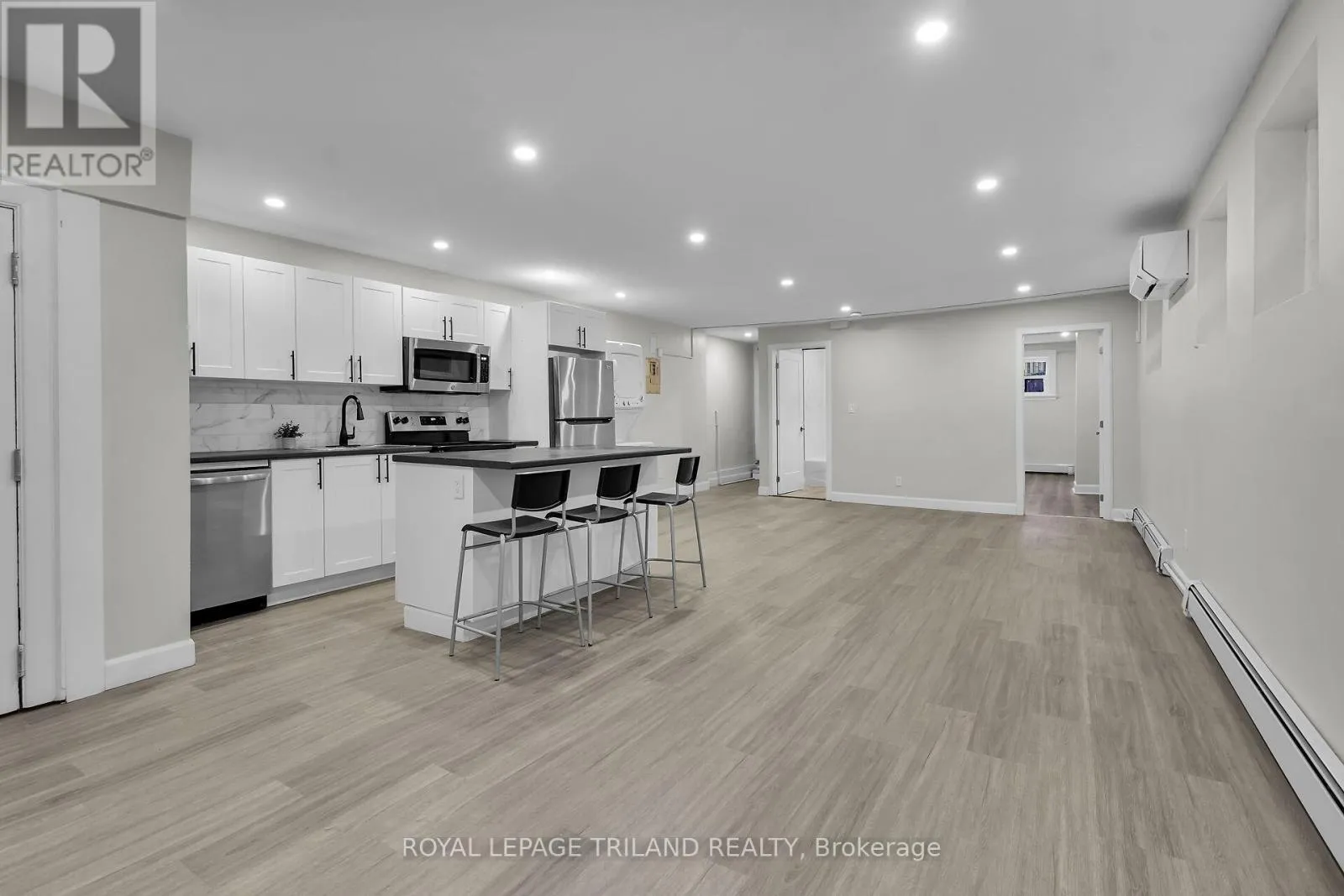 Other for rent: 1 - 425 Mckenzie Avenue, London South, Ontario N6C 1V5