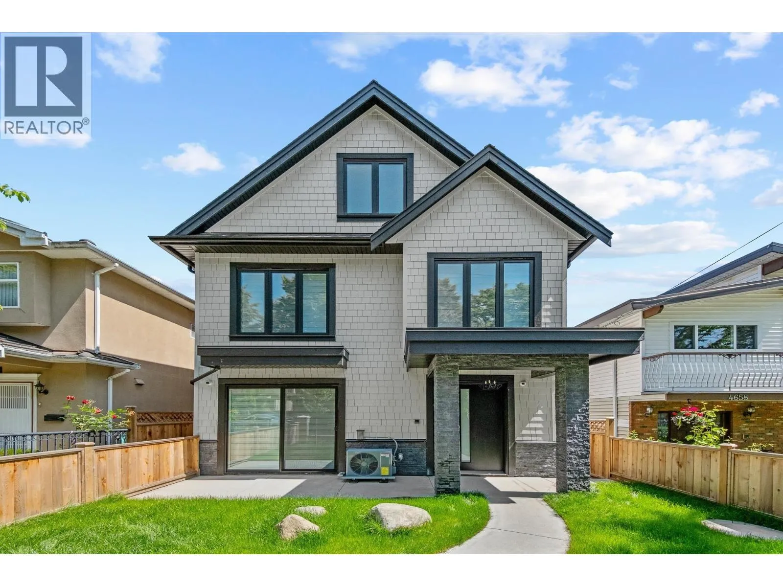 Duplex for rent: 1 4650 Gothard Street, Vancouver, British Columbia V5R 3K7