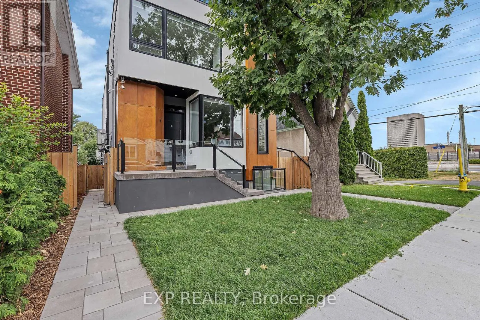 House for rent: 1 - 4a Huron Avenue N, Ottawa, Ontario K1Y 0V9