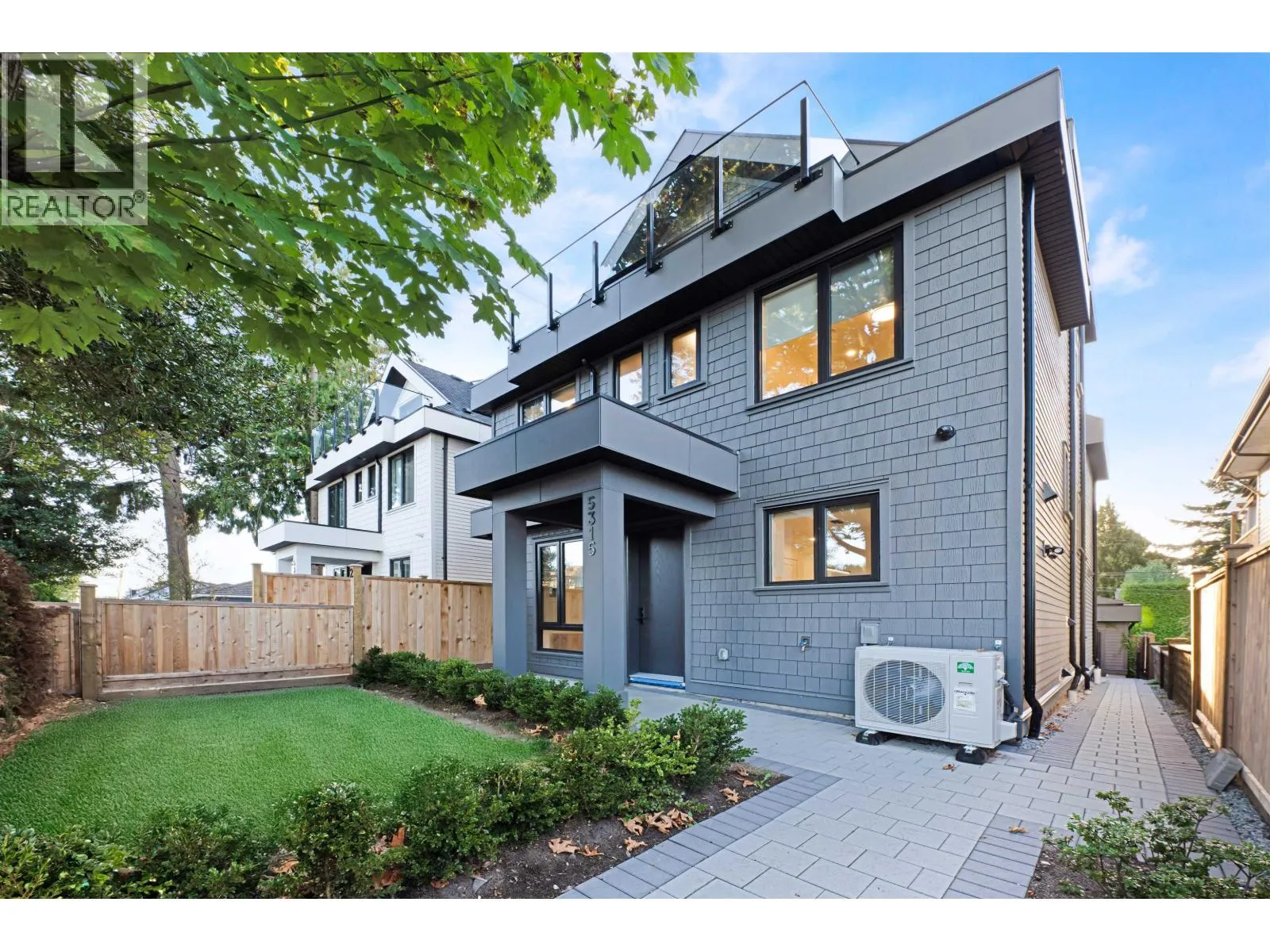 Duplex for rent: 1 5315 Inverness Street, Vancouver, British Columbia V5W 3N9