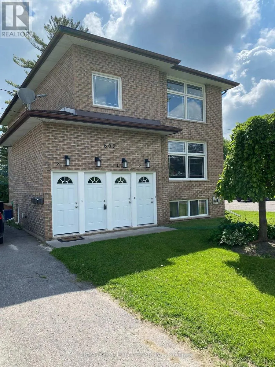 Triplex for rent: 1 - 602 Park Street N, Peterborough, Ontario K9H 4S2