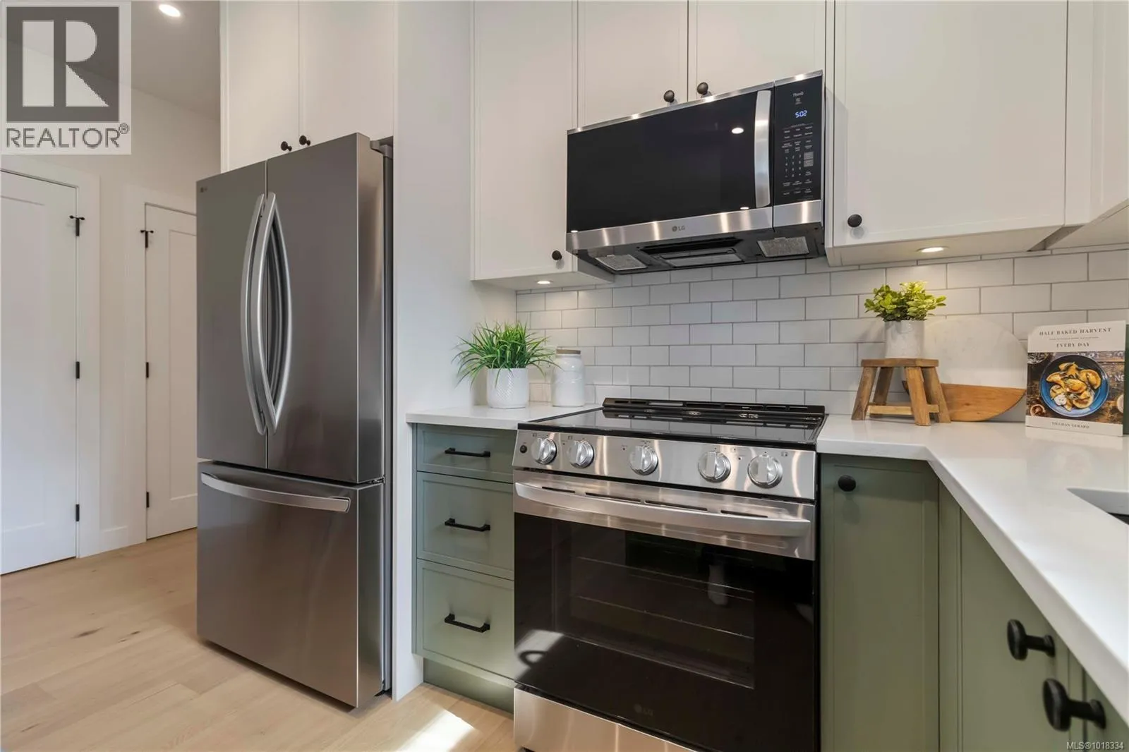 Row / Townhouse for rent: 1 633 Belton Ave, Victoria, British Columbia V9A 2Z5