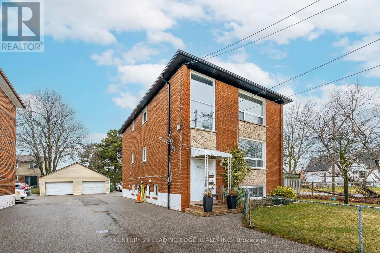 Other for rent: 1 - 796 Midland Avenue, Toronto, Ontario M1K 4E7