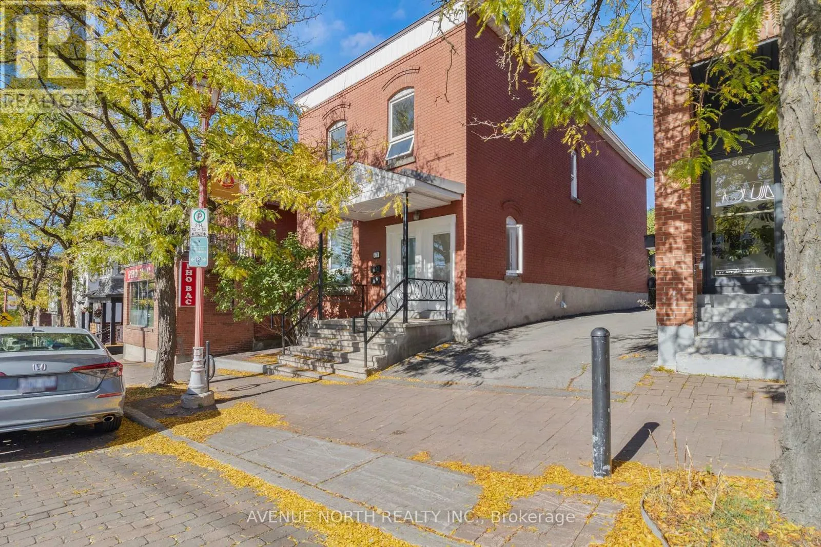 Other for rent: 1 - 871 Somerset Street W, Ottawa, Ontario K1R 6R6