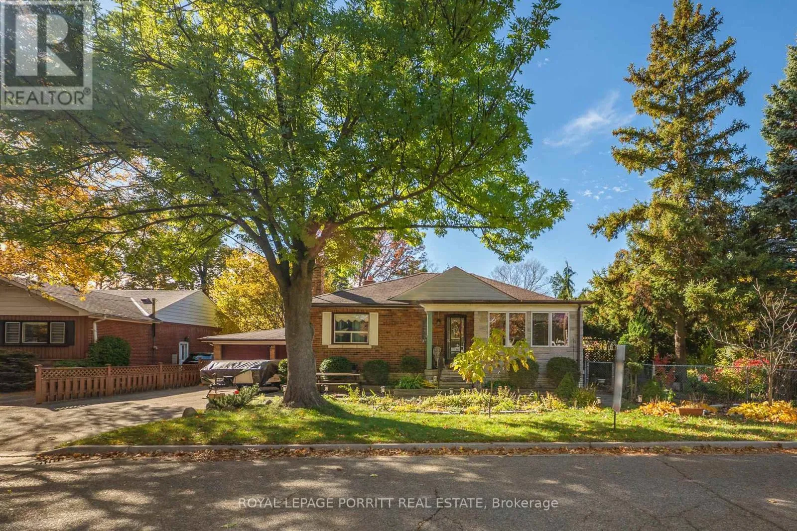 House for rent: 1 Aintree Court, Toronto, Ontario M8W 4R9