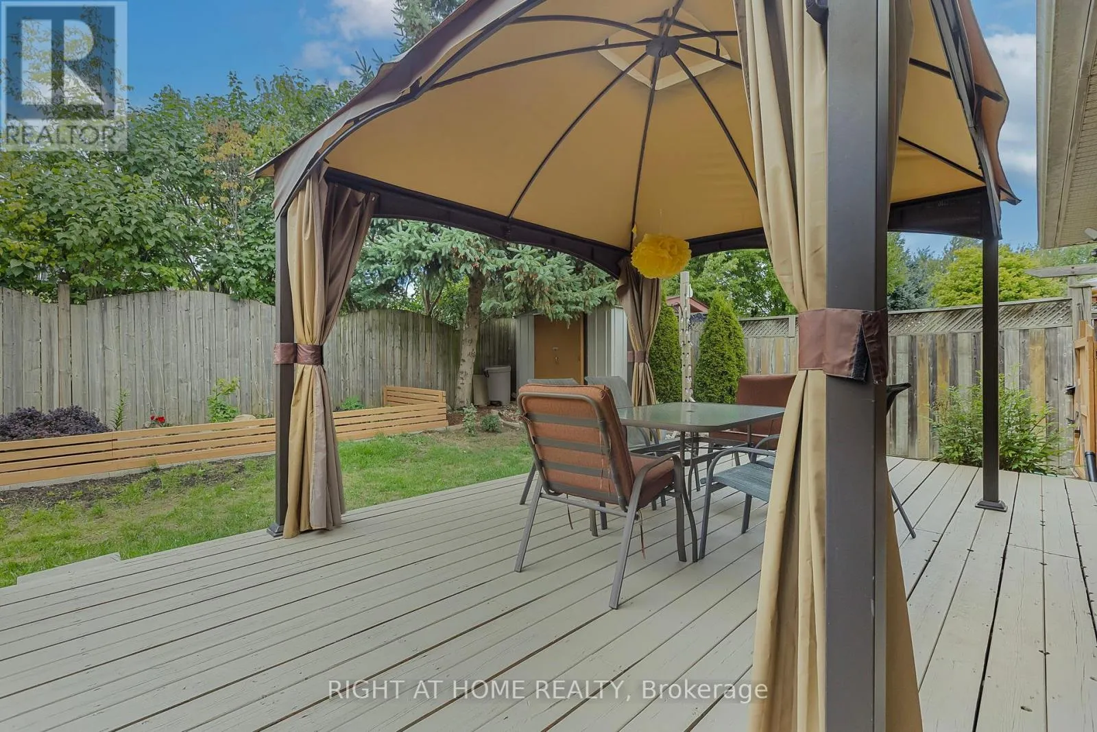 House for rent: 1 Bed Room - 212 Holbeach Crescent, Waterloo, Ontario N2J 4Y4