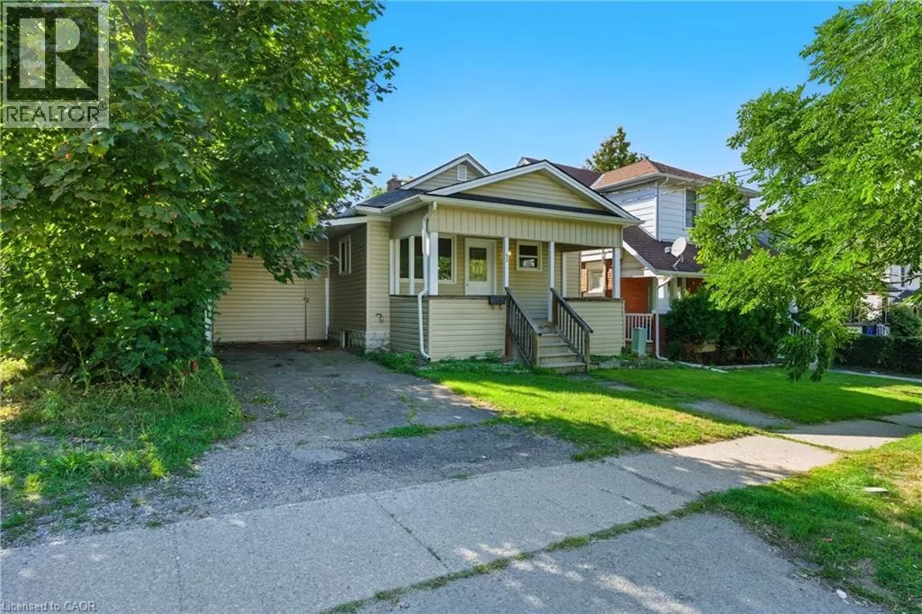 House for rent: 1 Berryman Avenue, St. Catharines, Ontario L2R 3W8