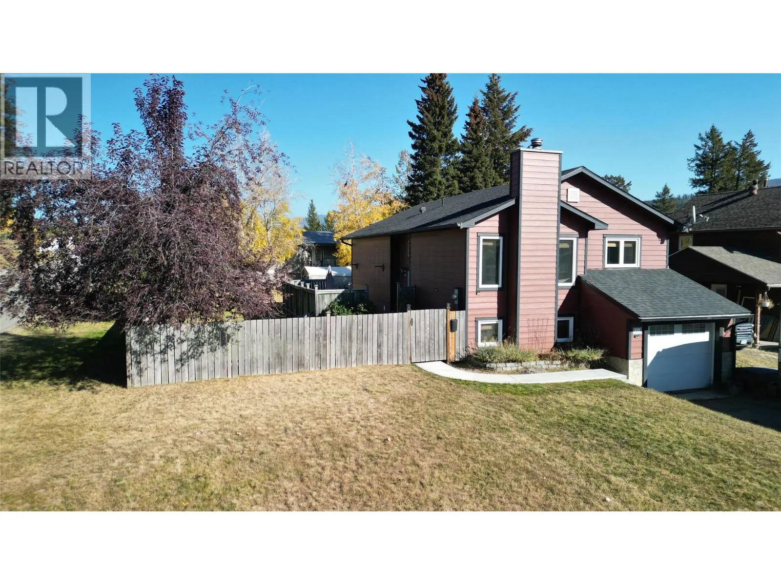 House for rent: 1 Claremont Place, Elkford, British Columbia V0B 1H0