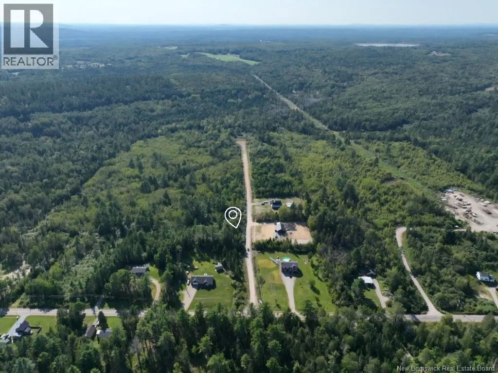 1 Crest Avenue, Heathland, New Brunswick E3L 5C1