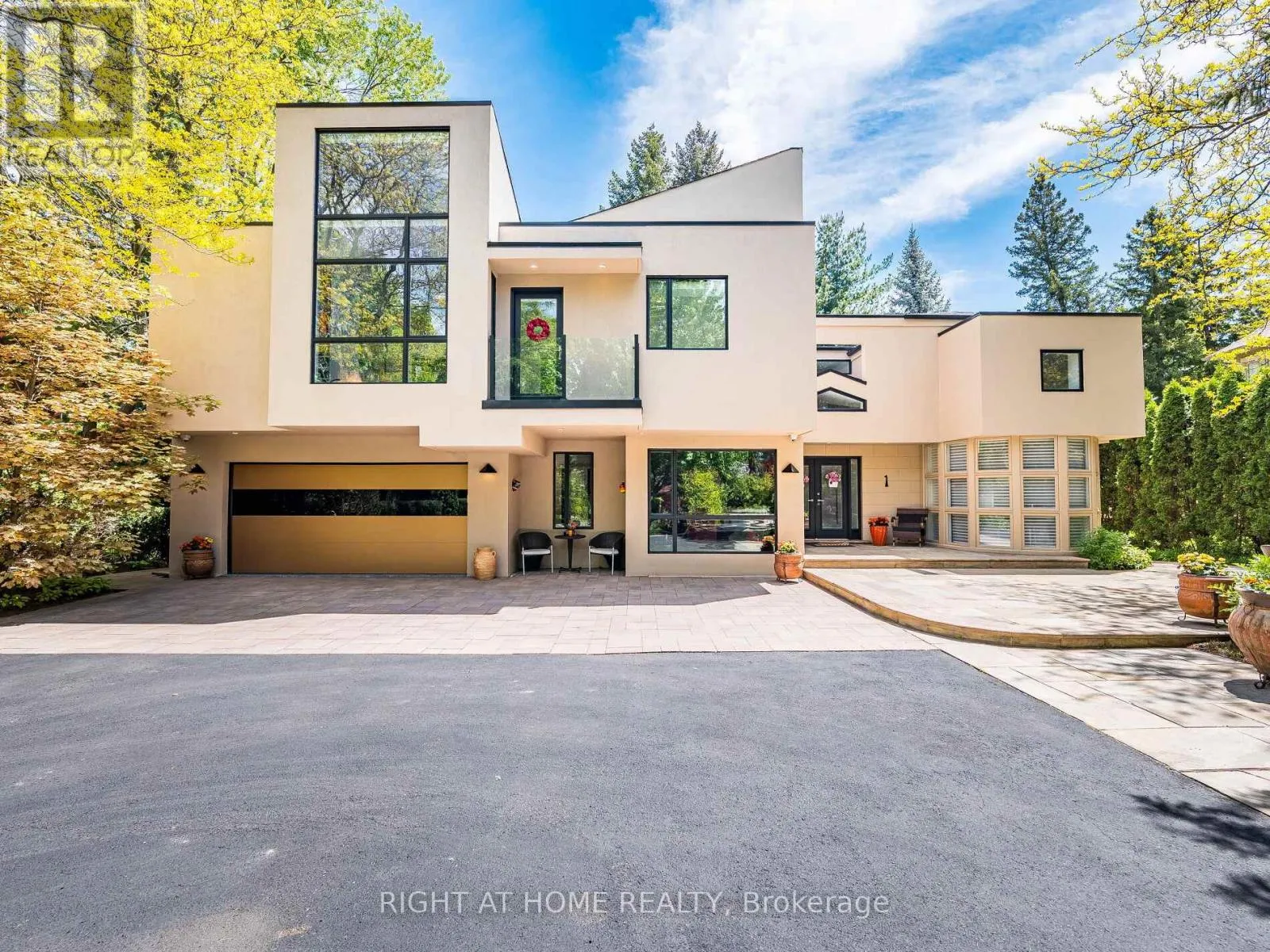 House for rent: 1 Friars Lane, Toronto, Ontario M9A 1T6