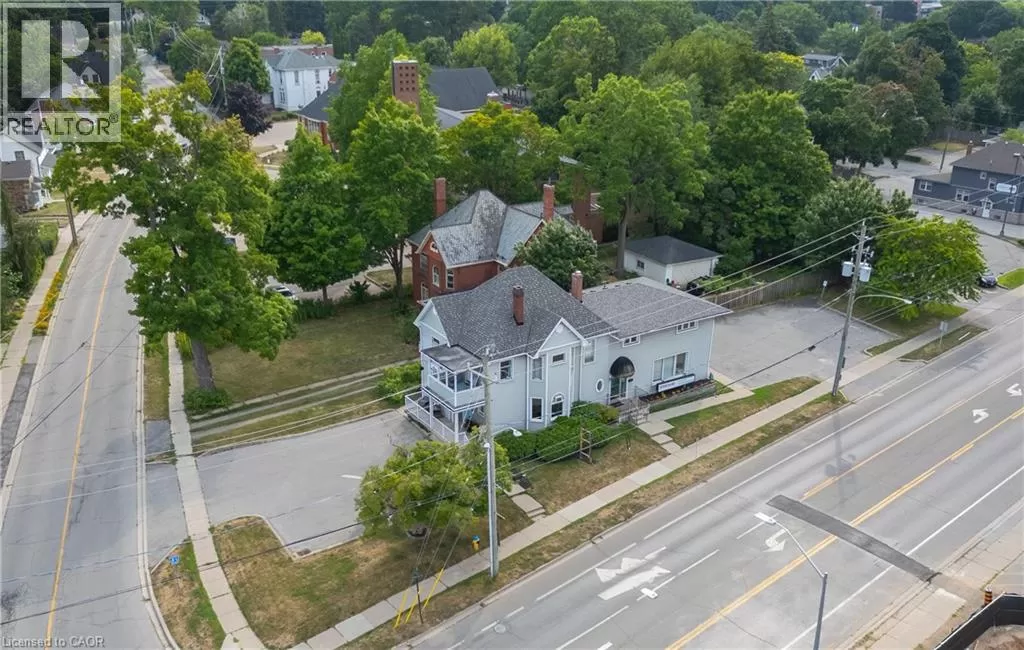 1 Livingston Avenue, Grimsby, Ontario L3M 1K4