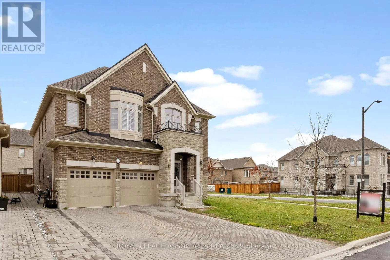 House for rent: 1 Morningstar Avenue, Whitby, Ontario L1R 0P2