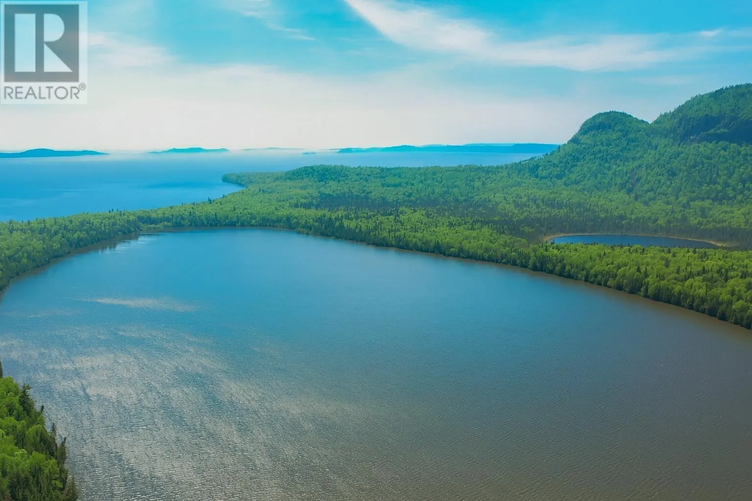 1 Pie Is, Thunder Bay, Ontario P7L 0C1