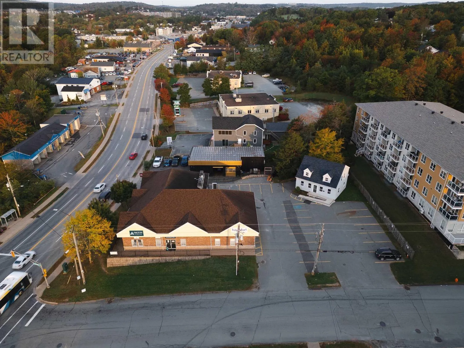 1 Pinehill Drive, Lower Sackville, Nova Scotia B4C 1N4