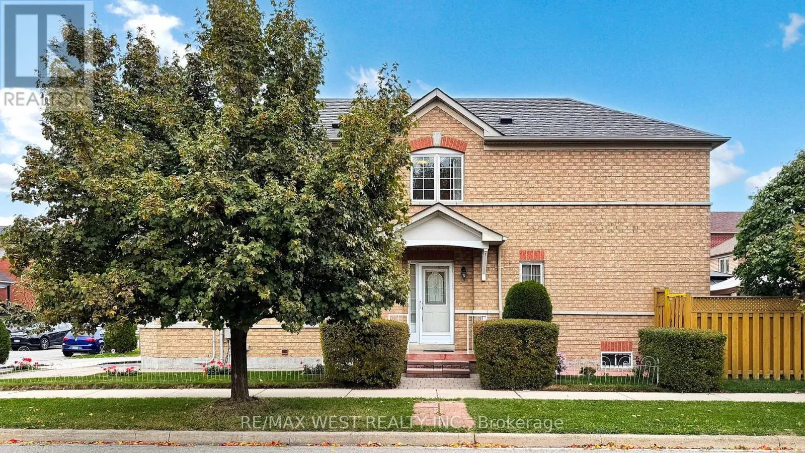 House for rent: 1 Platinum Drive, Toronto, Ontario M6M 5K1