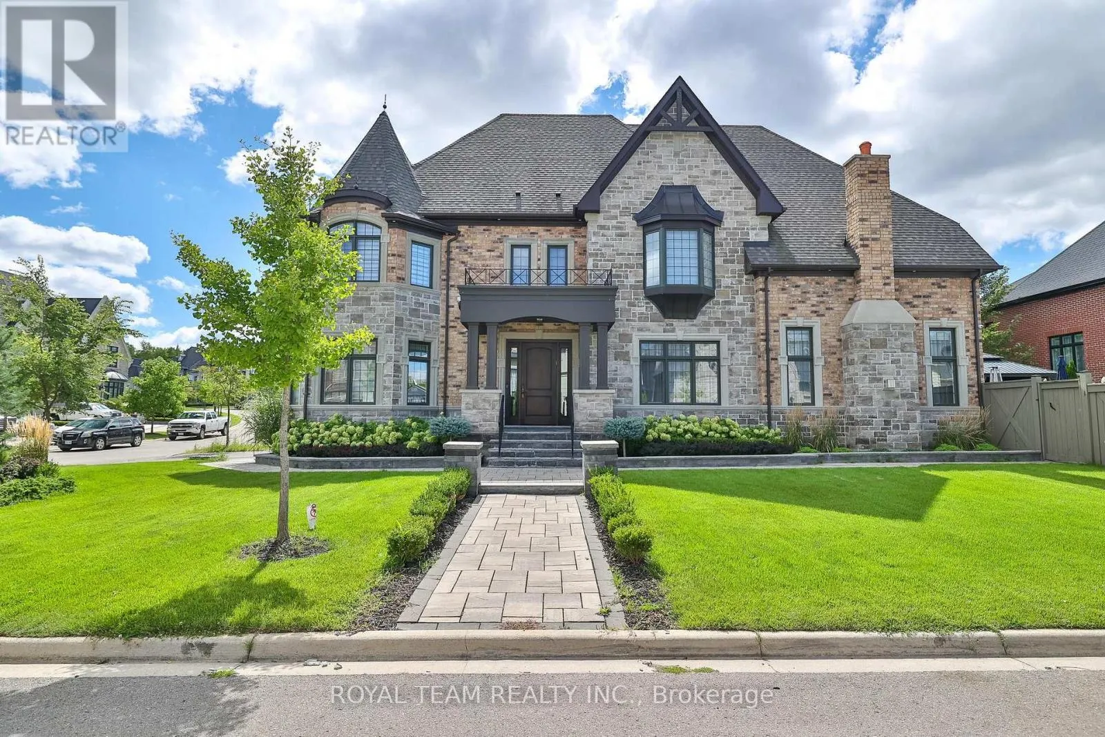 House for rent: 1 Ria Court, King, Ontario L7B 0B9