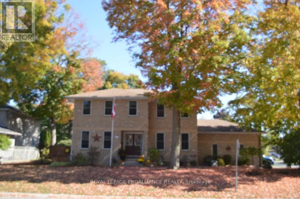 House for rent: 1 Simmons Court, Quinte West, Ontario K8V 6M9