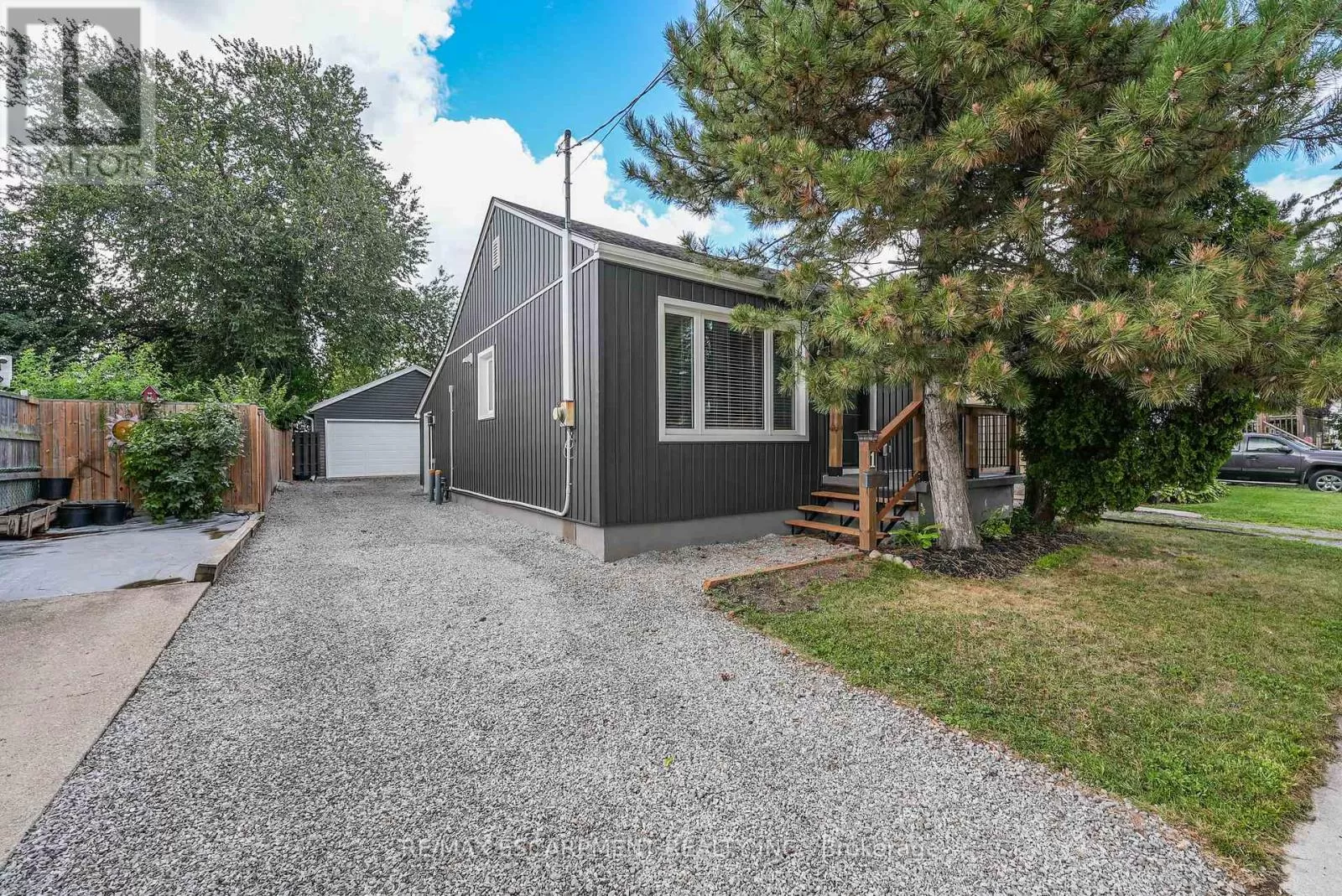 House for rent: 1 Waverley Road, St. Catharines, Ontario L2M 5T5