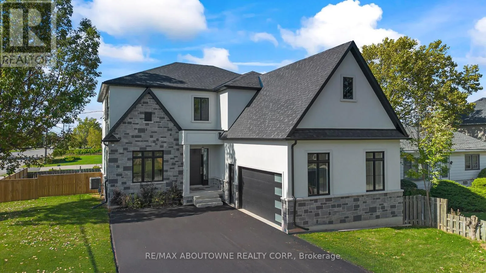 House for rent: 1 West Avenue, Hamilton, Ontario L8E 5L5