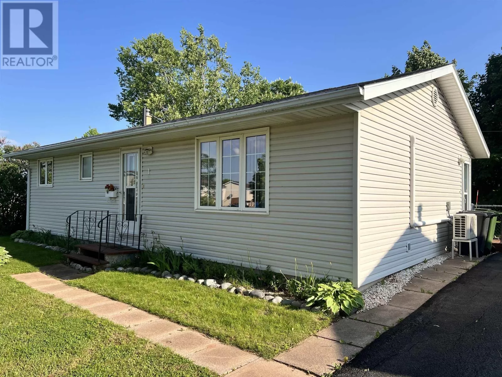 House for rent: 1 Westcomb Crescent, Charlottetown, Prince Edward Island C1C 1B6